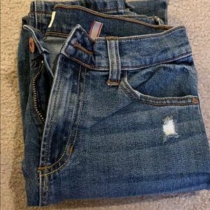 Lightly destroyed high waisted jeans